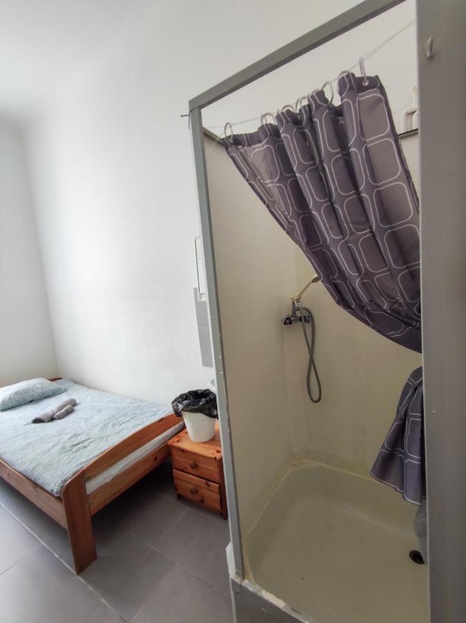 Room With Privat Shower In 3 Rooms Apartment 维也纳 外观 照片
